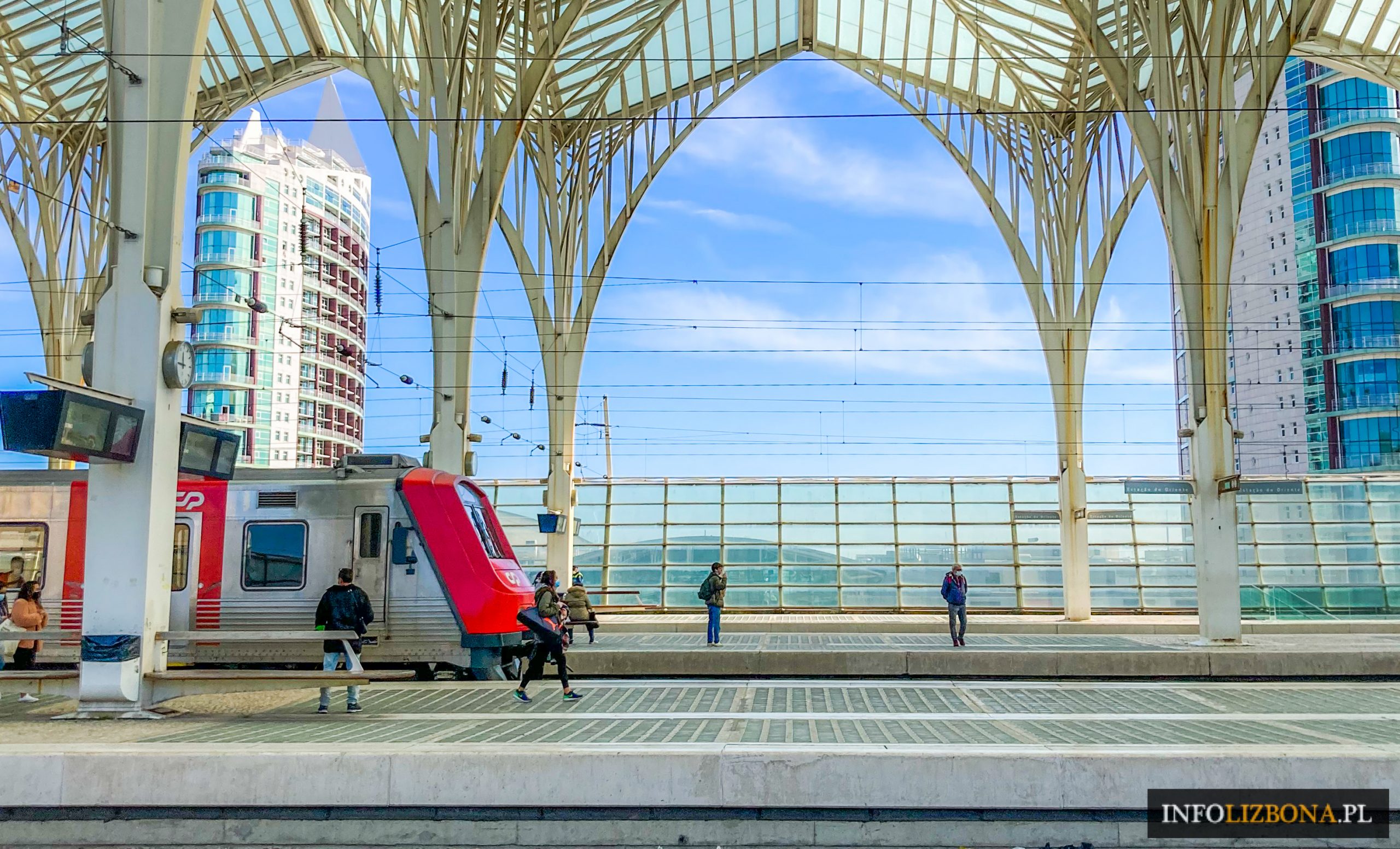 Lizbona Jak Kupić Bilet na Metro Tramwaj Komunikacja Miejska Publiczna w Lizbonie Lizbonie Transport Publiczny Miejski Bilety Cena Opłaty Działania Instrukcja 2022 Portugalia Opis