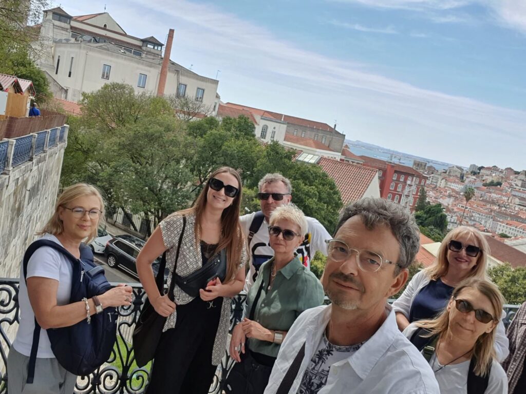 Ceny w Lizbonie 2025 Ile kosztuje zwiedzanie z przewodnikiem Lizbony i Portugalii Cena Lizbona 2025 Porównanie wycieczki do Lizbona i Portugalia cena Informacji Polski przewodnik po Lissabon