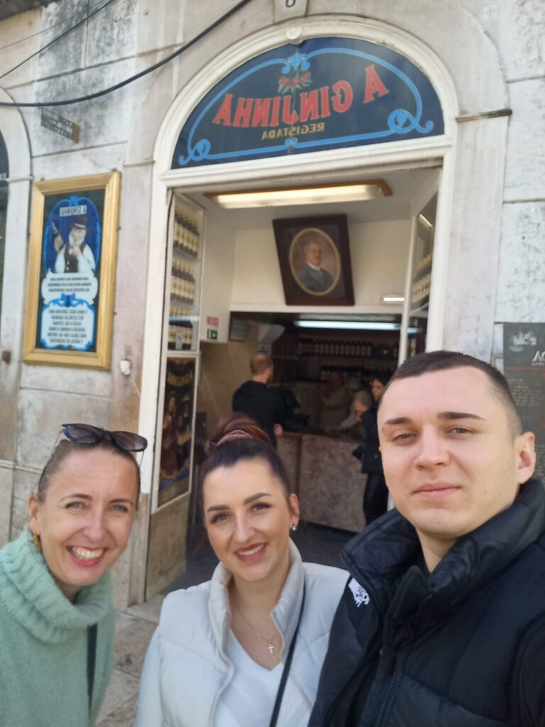 Ceny w Lizbonie 2025 Ile kosztuje zwiedzanie z przewodnikiem Lizbony i Portugalii Cena Lizbona 2025 Porównanie wycieczki do Lizbona i Portugalia cena Informacji Polski przewodnik po Lissabon